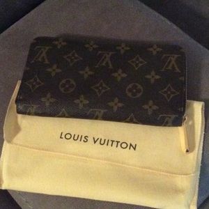 LOUIS VUITTON WALLET